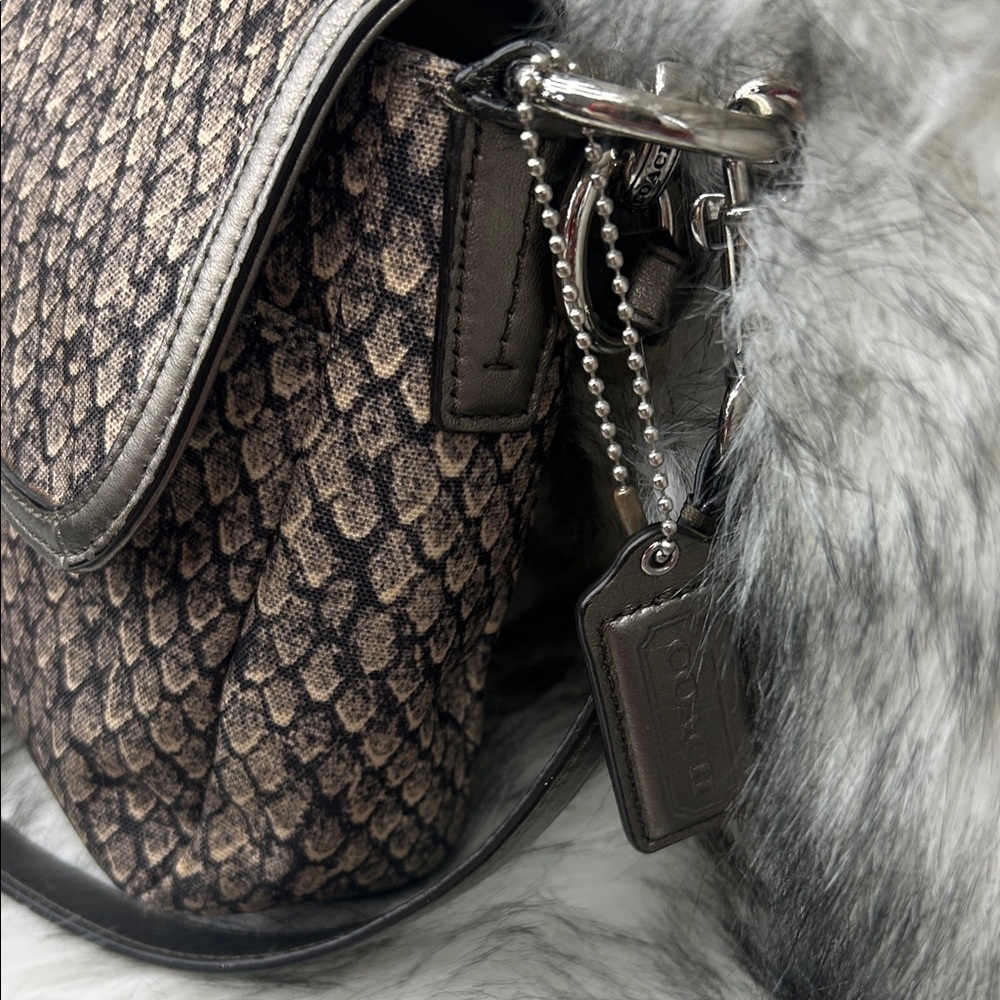 Coach Taylor Snake Pattern flap Crossbody handBag / crossbody - Picture 10 of 15